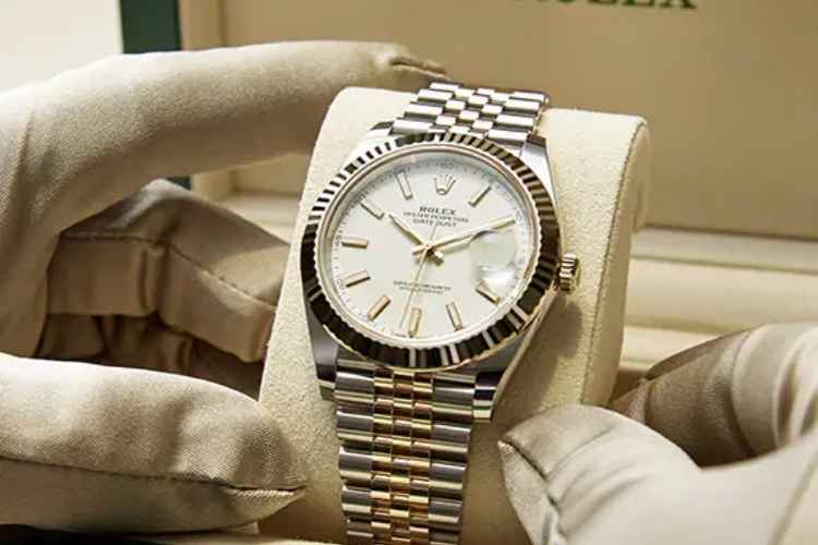 TOP 4 Advantages of Having a Rolex Watch